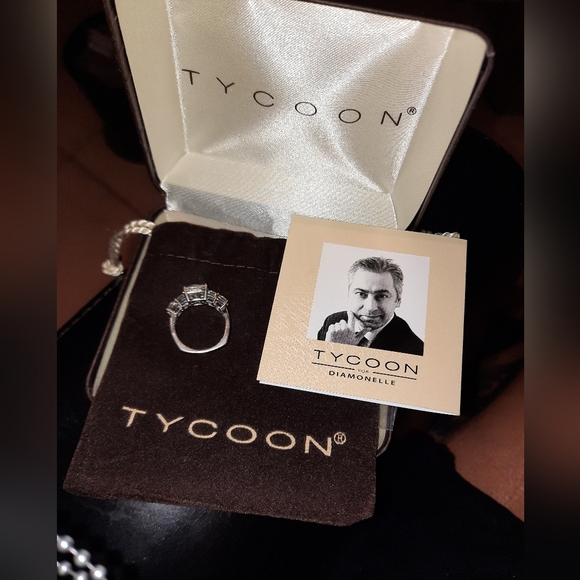 AUTHENTIC GENUINE DIAMONELLE TYCOON CZ ENGAGEMENT RING 6 signed VALENTINES 💝 - Picture 1 of 4